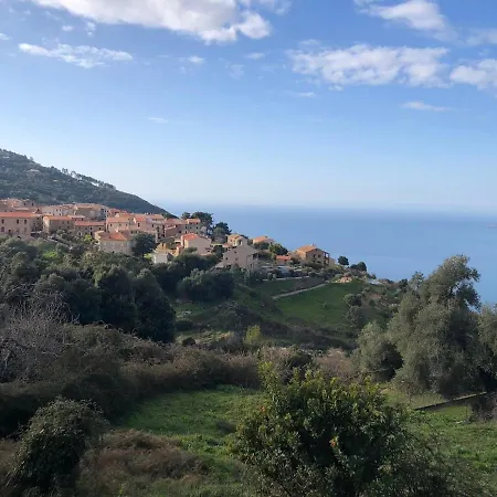 Lägenhet T3 En Duplex Au Coeur De Piana (Corsica)